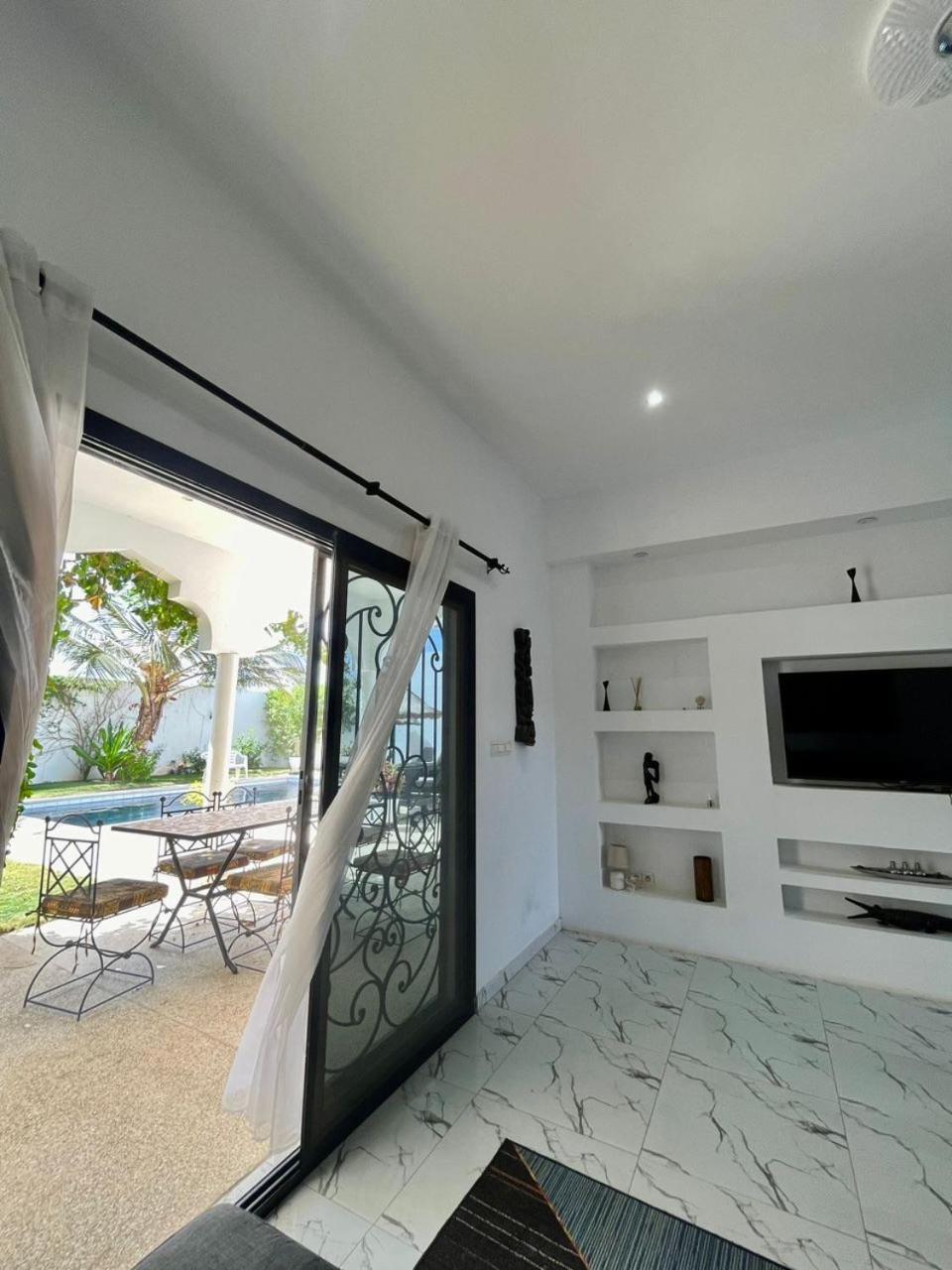 La Baraka, Extravagant Villa For 8 With Pool In Saly Gandigal Exteriör bild
